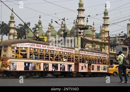 Kolkata, Inde. 24th févr. 2023. Sur 24 février 1873, le premier tramway australien tiré par des chevaux Weller a couru. Une réception a été organisée aujourd'hui au dépôt de tramway Esplanade pour célébrer le 150th anniversaire du trajet en tramway. Cependant, de nombreux itinéraires à Kolkata ont maintenant cessé de faire fonctionner des tramways. (Photo de Sayantan Chakraborty/Pacific Press/Sipa USA) crédit: SIPA USA/Alay Live News Banque D'Images