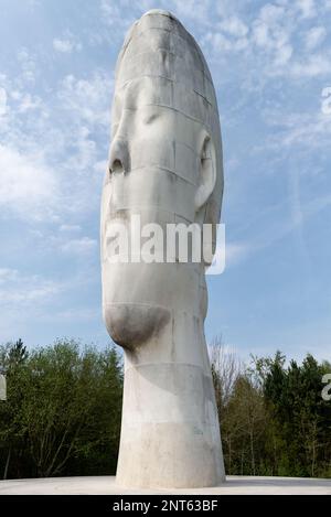 Dream Sculpture par Jaume Plensa à Sutton, St Helens, Royaume-Uni Banque D'Images