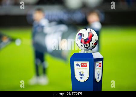 Swansea, Royaume-Uni. 27th févr. 2023. Balle de match de championnat avant le coup de pied. Match de championnat EFL Skybet, Swansea City et Rotherham Utd au stade Swansea.com de Swansea, pays de Galles, le lundi 27th février 2023. Cette image ne peut être utilisée qu'à des fins éditoriales. Utilisation éditoriale uniquement, licence requise pour une utilisation commerciale. Aucune utilisation dans les Paris, les jeux ou les publications d'un seul club/ligue/joueur. photo par Lewis Mitchell/Andrew Orchard sports photographie/Alamy Live News crédit: Andrew Orchard sports photographie/Alamy Live News Banque D'Images