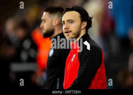 Swansea, Royaume-Uni. 27th févr. 2023. Ollie Rathbone de Rotherham avant le coup d'envoi. Match de championnat EFL Skybet, Swansea City et Rotherham Utd au stade Swansea.com de Swansea, pays de Galles, le lundi 27th février 2023. Cette image ne peut être utilisée qu'à des fins éditoriales. Utilisation éditoriale uniquement, licence requise pour une utilisation commerciale. Aucune utilisation dans les Paris, les jeux ou les publications d'un seul club/ligue/joueur. photo par Lewis Mitchell/Andrew Orchard sports photographie/Alamy Live News crédit: Andrew Orchard sports photographie/Alamy Live News Banque D'Images