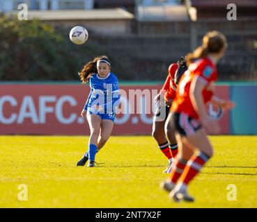 Londres, Royaume-Uni. 26th févr. 2023. Londres, Angleterre, 26 février 2023: Abbi Jenner (27 Birmingham) passe le ballon lors du match de football féminin de la coupe FA entre Charlton Athletic et Birmingham City à l'Oakwood à Londres, en Angleterre. (James Whitehead/SPP) crédit: SPP Sport Press photo. /Alamy Live News Banque D'Images