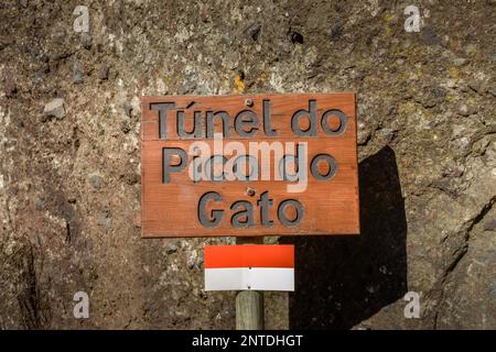 TUNEL do Pico do Gato, PR1 sentiers de randonnée de Pico do Arieiro à Pico Ruivo, Madère, Portugal Banque D'Images