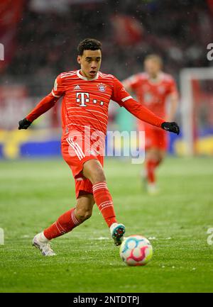 Jamal Musiala FC Bayern Munich FCB (42) sur le bal, Allianz Arena, Munich, Bavière, Allemagne Banque D'Images