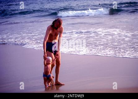 Kovalam, des étendues de plage de sable doré, très proche de la capitale Thiruvananthapuram, Kerala, Inde, Asie Banque D'Images