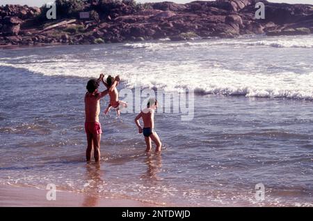 Kovalam, des étendues de plage de sable doré, très proche de la capitale Thiruvananthapuram, Kerala, Inde, Asie Banque D'Images