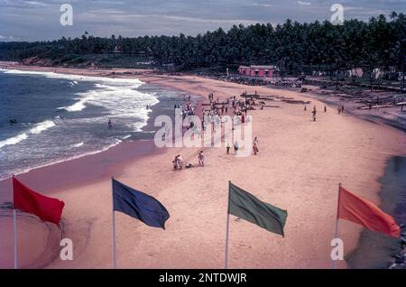 Kovalam, des étendues de plage de sable doré, bordées de cocotiers, très proche de la capitale Thiruvananthapuram, Kerala, Inde, Asie Banque D'Images