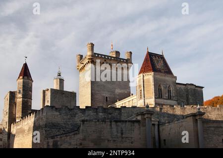 France, Languedoc, Uzès, le Duche le château appartenant à la famille Ducal. Banque D'Images