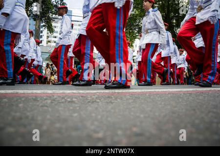 Salvador, Bahia, Brésil - 07 septembre 2016: Les élèves de l'armée défilent le jour de l'indépendance brésilienne dans la ville de Salvador, Bahia. Banque D'Images