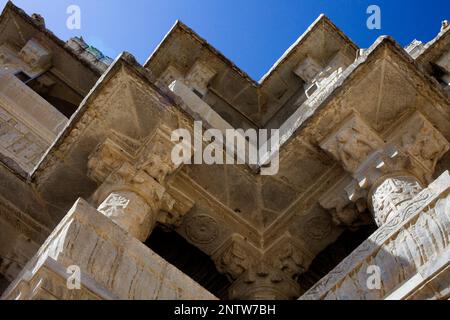 Détail,mur extérieur du Temple Jagdish, Udaipur, Rajasthan, Inde Banque D'Images