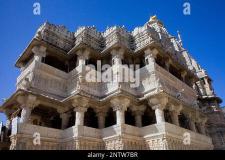 Détail du mur extérieur, Jagdish Temple, Udaipur, Rajasthan, Inde Banque D'Images