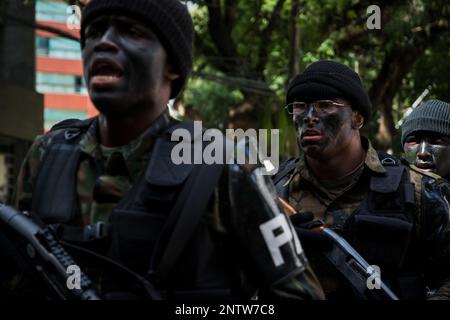 Salvador, Bahia, Brésil - 07 septembre 2016: Les soldats des forces spéciales de l'armée défilent le jour de l'indépendance brésilienne dans la ville de Salvador, Bahia. Banque D'Images
