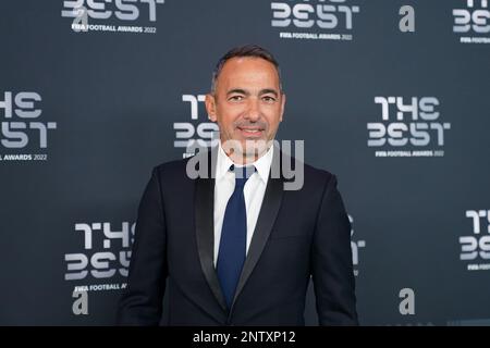 Paris, France. 27th févr. 2023. Paris, France, 27 février 2023: Youri Djorkaeff (ancien joueur de football français) sur le tapis vert à l'arrivée lors des meilleurs Prix FIFA 2022 à la salle Pleyel à Paris, France. (Daniela Porcelli/SPP) crédit: SPP Sport presse photo. /Alamy Live News Banque D'Images