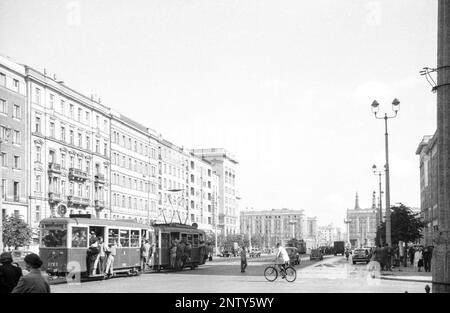 Centre ville de Varsovie, Ulica Marszalkowska, Varsovie, Mazovia, Pologne, 1956 Banque D'Images