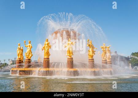 Fontaine d'amitié de la nation ou des peuples à VDNKh Banque D'Images