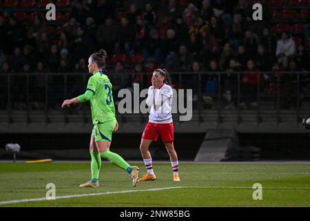 Cologne, Allemagne. 28th févr. 2023. Cologne, Allemagne, 28 février 2023: Manjou Wilde (7 Koeln) après une chance manquée de but pendant le tour de 8 match du DFB-Pokal der Frauen 2022/2023 entre 1. FC Koeln et VfL Wolfsburg au Sportpark Hoehenberg à Cologne, en Allemagne. (Norina Toenges/SPP) crédit: SPP Sport Press photo. /Alamy Live News Banque D'Images