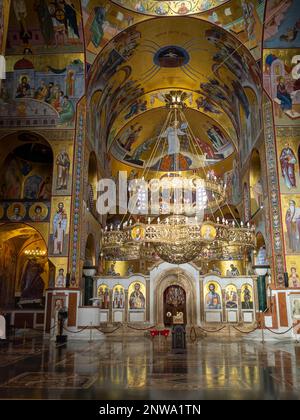 Intérieur doré de la Cathédrale de la Résurrection du Christ, Podgorica Banque D'Images