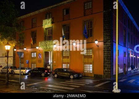 Une vue nocturne d'un hôtel et spa festif Laguna Nivaria sur la Plaza del Adelantado à San Cristobal de la Laguna, Tenerife Banque D'Images