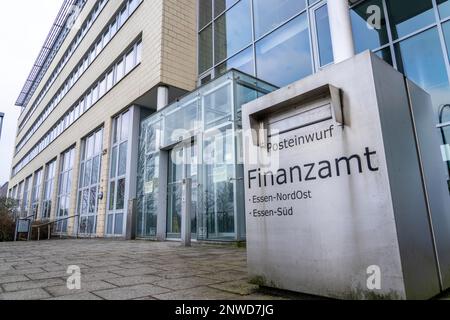 Bureau fiscal, image symbolique, Essen-Nordost und Süd, immeuble, boîte aux lettres des autorités fiscales, Essen, NRW, Allemagne Banque D'Images