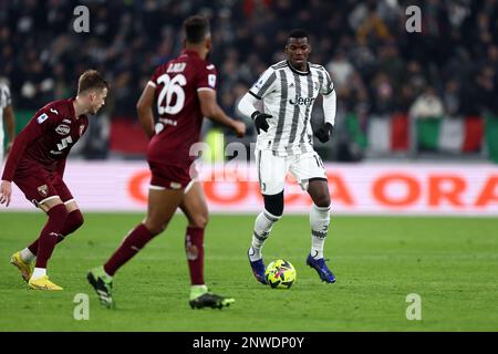 Turin, Italie . 28 février 2023, Turin, Italie . 28/02/2023, Paul Pogba de Juventus FC contrôle le ballon pendant la série Un match entre Juventus FC et Torino FC au stade Allianz sur 28 février 2023 à Turin, Italie . Banque D'Images