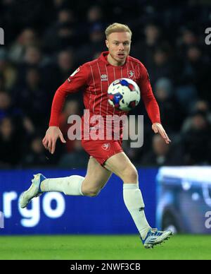 Ryan Broom de Cheltenham Town lors du match de la Sky Bet League One au stade Pride Park, Derby. Date de la photo: Mardi 28 février 2023. Banque D'Images