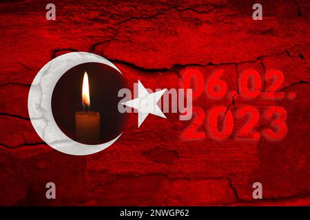 Tremblement de terre en Turquie, 6 février 2023. Bannière pleine de mournisme. L'épicentre du tremblement de terre en Turquie. Priez pour la Turquie. Un arrière-plan du drapeau turc. Bo Banque D'Images