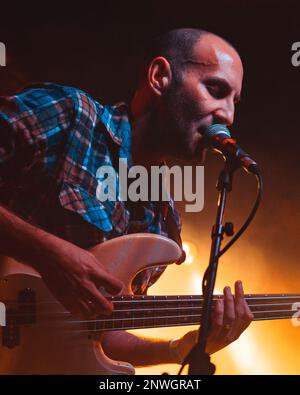 Milan, Italie, 28th février 2023. Les préoccupations des groupes de post-punk canadiens (ex 'Viet Cong') se font en direct à Circolo Magnolia à Milan. Crédits: Maria Laura Arturi/Alamy Live News Banque D'Images