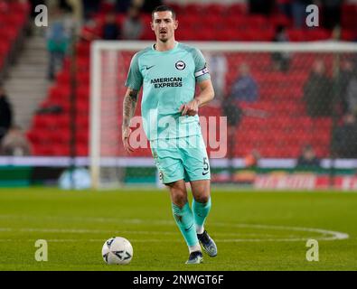 Stoke, Angleterre, le 28th février 2023. Lewis Dunk de Brighton lors du match de la FA Cup au stade Bet365, Stoke. Le crédit photo devrait se lire: Andrew Yates / Sportimage Banque D'Images