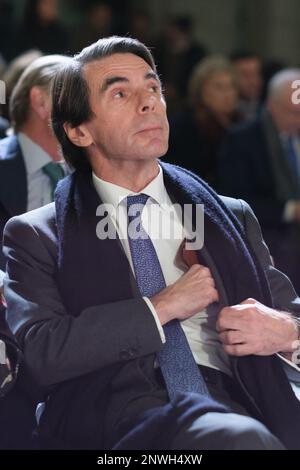 Madrid, Espagne. 28th févr. 2023. José María Aznar assiste à l'ouverture de l'exposition 'Madrid in the Abello Collection' à la Real Casa de Correos à Madrid. Crédit : SOPA Images Limited/Alamy Live News Banque D'Images