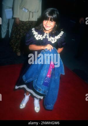Los Angeles, Californie, Etats-Unis 10th juillet 1996 l'actrice Katie Schlossberg assiste à la première « Multiplicity » de Sony Pictures à 10 juillet 1996 au Mann National Theatre de Los Angeles, Californie, Etats-Unis. Photo par Barry King/Alay stock photo Banque D'Images