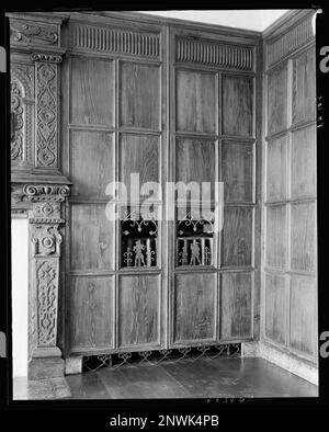 Virginia House, écrans de radiateur en fer forgé, Richmond, Comté de Henrico, Virginie. Carnegie Etude de l'architecture du Sud. États-Unis Virginia Henrico Comté Richmond, écrans, radiateurs, fer à fée, Paneling, Intérieurs. Banque D'Images