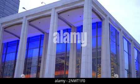 David Geffen Hall à New York - NEW YORK, États-Unis - 14 FÉVRIER 2023 Banque D'Images