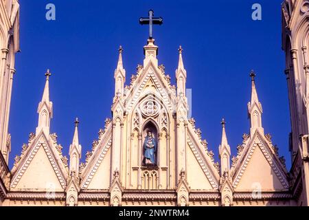 Basilique de notre dame de dolours construite en 1925 à Thrissur ou Trichur, Kerala, Inde, Asie Banque D'Images