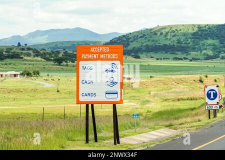 Méthodes de paiement acceptées pour payer les péages sur une route à péage ou une autoroute en Afrique du Sud concept de signalisation routière ou de signalisation pour les automobilistes Banque D'Images
