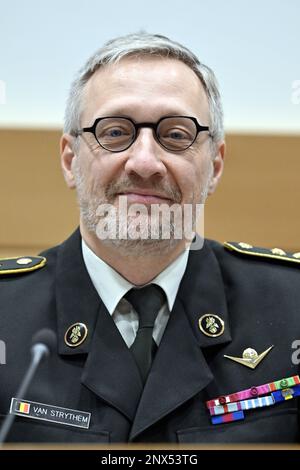 Le général Michel Van Strythem photographié lors d'une session de la Commission de la défense de la Chambre au Parlement fédéral, à Bruxelles, le mercredi 01 mars 2023. Aujourd'hui, la commission discutera de l'unité Cyber Command. BELGA PHOTO ERIC LALMAND Banque D'Images