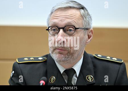 Le général Michel Van Strythem photographié lors d'une session de la Commission de la défense de la Chambre au Parlement fédéral, à Bruxelles, le mercredi 01 mars 2023. Aujourd'hui, la commission discutera de l'unité Cyber Command. BELGA PHOTO ERIC LALMAND Banque D'Images