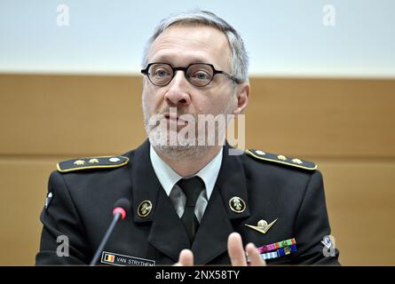 Le général Michel Van Strythem photographié lors d'une session de la Commission de la défense de la Chambre au Parlement fédéral, à Bruxelles, le mercredi 01 mars 2023. Aujourd'hui, la commission discutera de l'unité Cyber Command. BELGA PHOTO ERIC LALMAND Banque D'Images