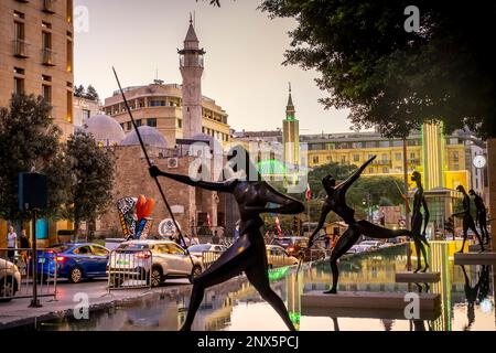 L 'warriors' sculptures by Antonio Signorini, dans le jardin Samir Kassir ou carrés, en arrière-plan Waygand street, Downtown, Beyrouth, Liban Banque D'Images