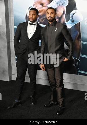 Hollywood, Californie, États-Unis. 27th févr. 2023. (G-D) Jonathan Majors et Michael B. Jordan assistent à la première à Los Angeles de 'CREED III' au TCL Chinese Theatre on 27 février 2023 à Hollywood, Californie. Crédit : Jeffrey Mayer/JTM photos/Media Punch/Alay Live News Banque D'Images