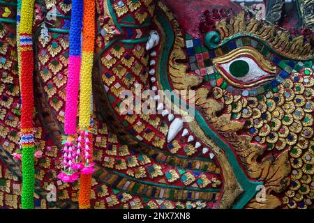 Détail de l'escalier naga, Wat Phra This Doi Suthep Temple de Chiang Mai, Thaïlande Banque D'Images