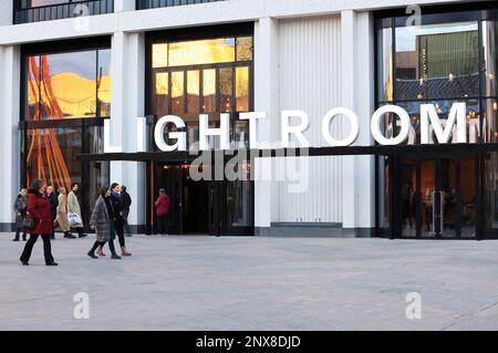 Extérieur de Lightroom, le nouveau lieu d'art sur Lewis Cubitt Square à Kings Cross, présentant actuellement le meilleur de la carrière de David Hockney de 50 ans, dans le nord de Londres, Royaume-Uni Banque D'Images