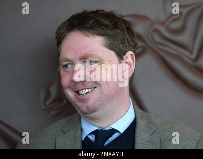 Entraîneur Gabriel Leenders lors du lancement de handicap Weights & Gold Cup 100 à l'hippodrome de Cheltenham, en prévision du festival Cheltenham 2023. Date de la photo: Mercredi 1 mars 2023. Banque D'Images