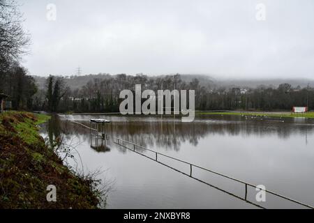 Swansea, pays de Galles. 20 janvier 2021. Le terrain de rugby de Vardre RFC à Maes y Bioden a été inondé après que Storm Christoph ait apporté de fortes pluies dans la vallée de Swansea, au pays de Galles, au Royaume-Uni, le 20 janvier 2021. Crédit : Duncan Thomas/Majestic Media/Alay Live News. Banque D'Images