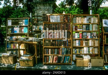 2001 photo du marché du livre à Plaza de Armas, la Havane, Cuba. Banque D'Images