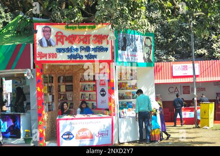 La foire internationale du livre de Dhaka 2023 est nommée « Ekushey Boi Mela » à Dhaka, au Bangladesh. Banque D'Images