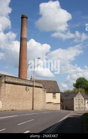 Vue sur l'ancien moulin sur Mill Street, Witney, Oxfordshire au Royaume-Uni Banque D'Images