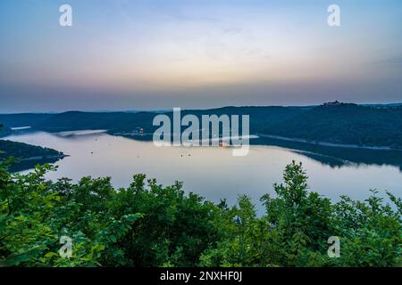 Edertal: réservoir de lac Edersee, Château de Schloss Waldeck à Nordhessen, Hesse, Hesse, Allemagne Banque D'Images