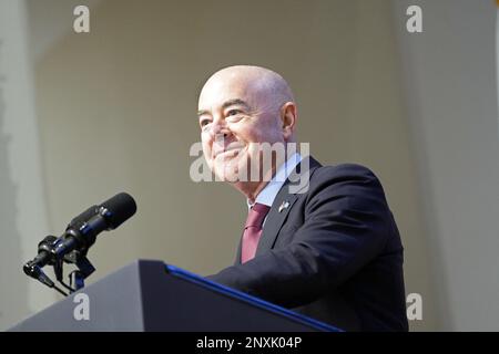 Washington, États-Unis. 01st mars 2023. Le secrétaire à la sécurité intérieure des États-Unis, Alejandro Mayorkas, a pris la parole avant que le président américain, Joe Biden, n'ait fait des remarques remerciant les employés du département de la sécurité intérieure (DHS) pour leur service dans notre pays au cours des 20 dernières années au département de la sécurité intérieure à Washington, DC mercredi, 1 mars 2023. Photo de Chris Kleponis/UPI crédit: UPI/Alay Live News Banque D'Images