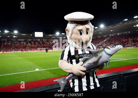 Grimsby Town mascotte le Mighty Mariner lors du cinquième match de la coupe Emirates FA à St. Mary's Stadium, Southampton. Date de la photo: Mercredi 1 mars 2023. Banque D'Images