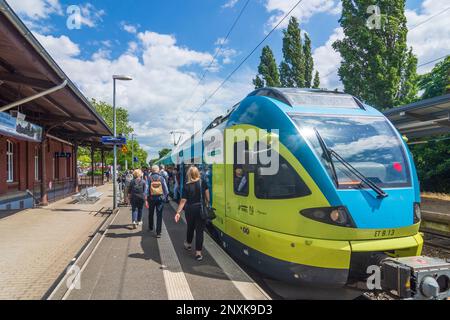 Bad Salzuflen: Gare de Bad Salzuflen, trains locaux de la société Eurobahn à Teutoburger Wald, Nordrhein-Westfalen, Rhénanie-du-Nord-Westphalie, Germ Banque D'Images