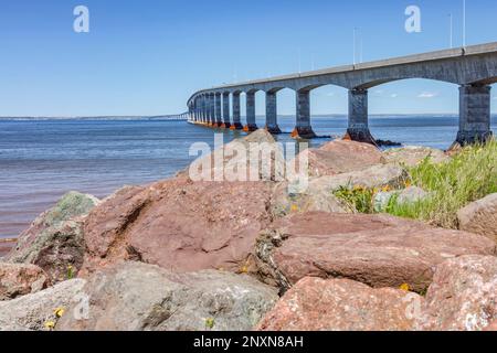 D'une longueur de 8 milles, le pont de la Confédération relie le Nouveau-Brunswick et l'Île-du-Prince-Édouard. Banque D'Images